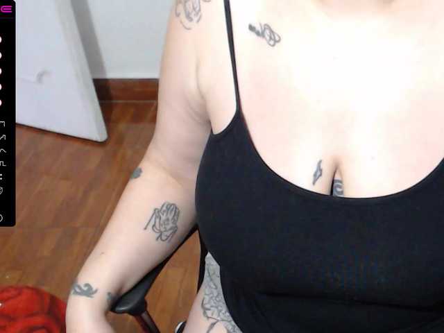 Kuvat Mary-wet ♥ hi guys welcome.. we play ♥flash pussy 70 tks♥ flash open ass 90tks ♥ ask me for more ♥ #bigtits #milf #latina #colombia #squirt