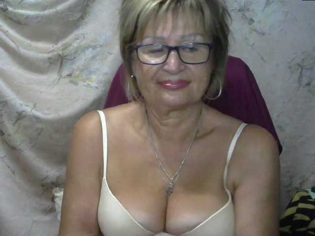 Kuvat MatureLissa Who wants to see mature pussy ? pls for @total English and German