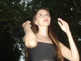 Eroottinen videokeskustelu May-Rose