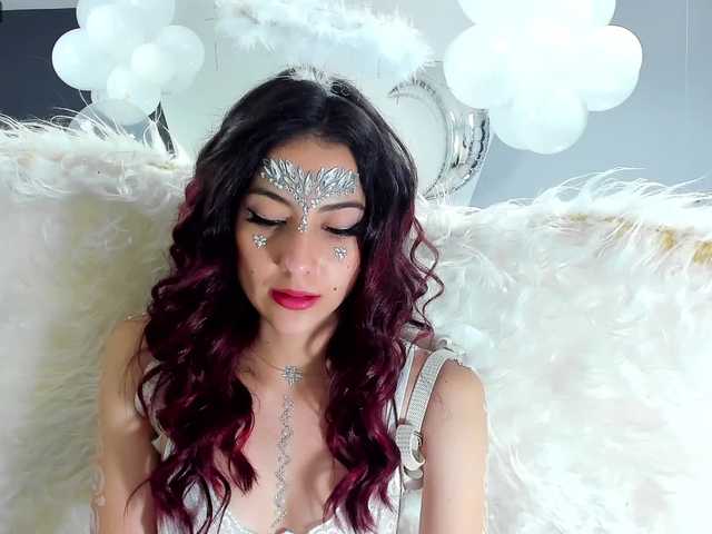 Lähettää kuvakaappauksia MayaHicks