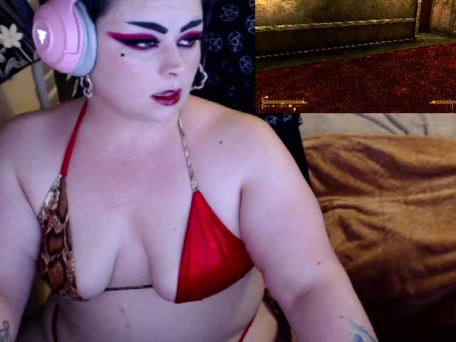 Kuvat Megz6669 Lingerie Gaming Party!!!! #smoking #femdom #chubby #bbw #gaming