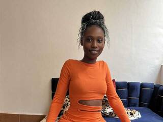 Eroottinen videokeskustelu Melaninebonyxxx