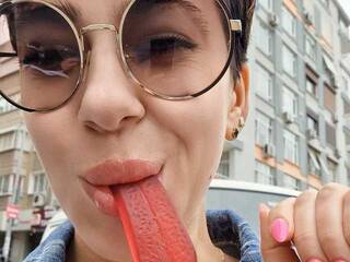 Eroottinen videokeskustelu MelisDark