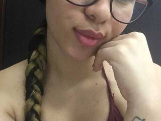 Eroottinen videokeskustelu Melody-adams