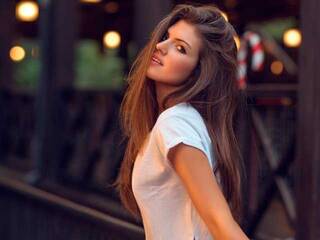 Eroottinen videokeskustelu MelodyDean