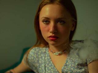 Eroottinen videokeskustelu MenanieVils