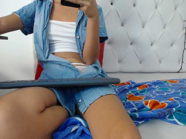 Kuvat Mia-Girl18 lets play, you send tips and ask what you want me to do, lets have fun