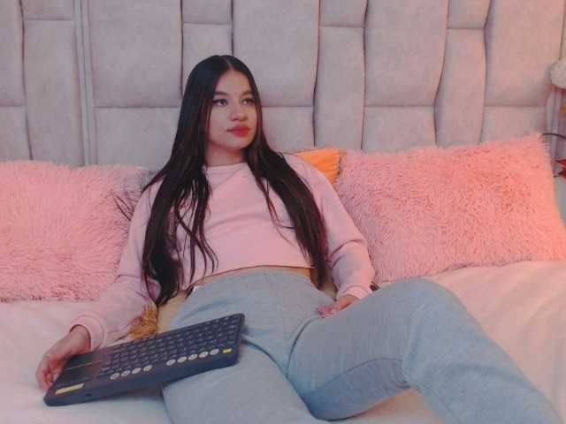 Kuvat MiaDunof1 hi guys i want you to vibrate me .im addicted to feeling , pink toy ready mmm lets fuck me