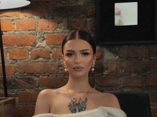 Eroottinen videokeskustelu MiaLali