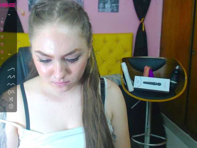 Lähettää kuvakaappauksia MicaelaSmith