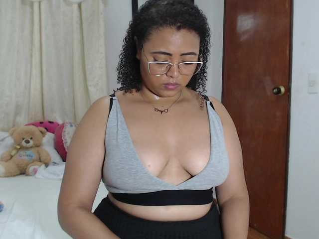 Kuvat MichelDemon hey guysss come and enjoy a while with me VIBE TOY ON make my pussy wet #latina #squirt #bigboobs