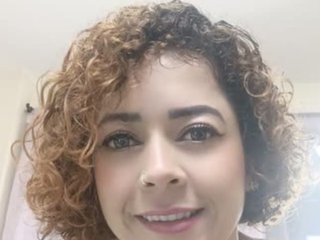 Eroottinen videokeskustelu Mila-Moans