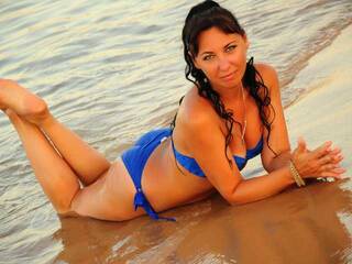 Eroottinen videokeskustelu MilaMilfa