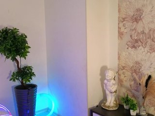 Eroottinen videokeskustelu MilaYumi