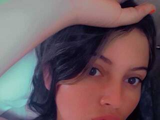 Eroottinen videokeskustelu MileyMoon