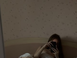 Eroottinen videokeskustelu MilkyBless