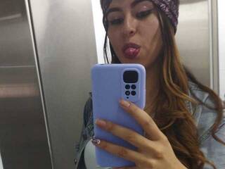 Eroottinen videokeskustelu Milodavies