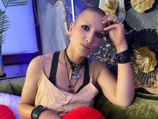 Eroottinen videokeskustelu MiraMoonn