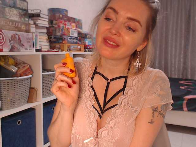 Lähettää kuvakaappauksia MyMilfAnnette