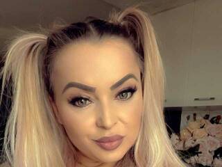 Eroottinen videokeskustelu MissRebekaa