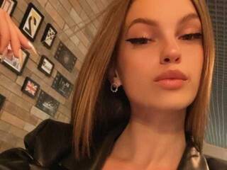 Eroottinen videokeskustelu MissSofiyka