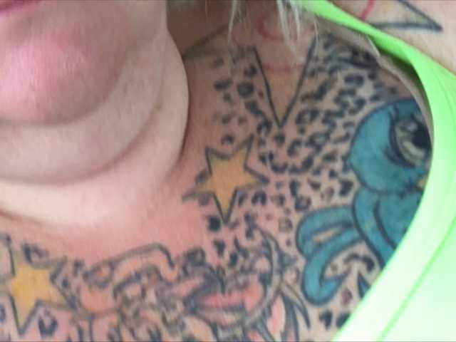 Lähettää kuvakaappauksia MitziMonroe