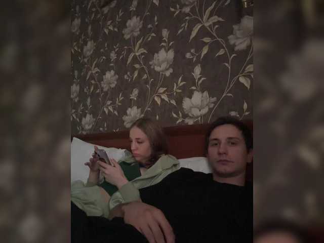 Lähettää kuvakaappauksia Molly-and-Tommy