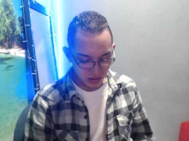 Lähettää kuvakaappauksia MommysPervers