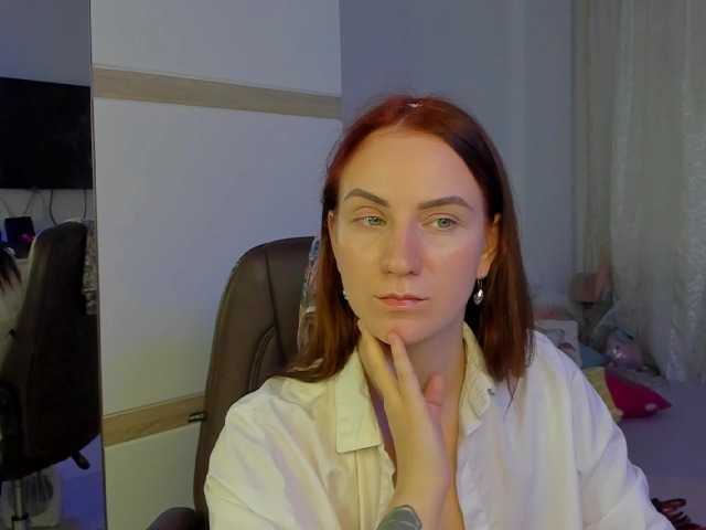 Lähettää kuvakaappauksia MonicaHoney