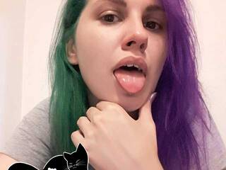 Eroottinen videokeskustelu MonikaGrays