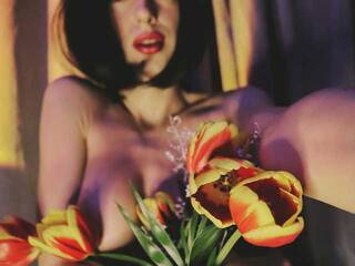 Eroottinen videokeskustelu Mussaenda