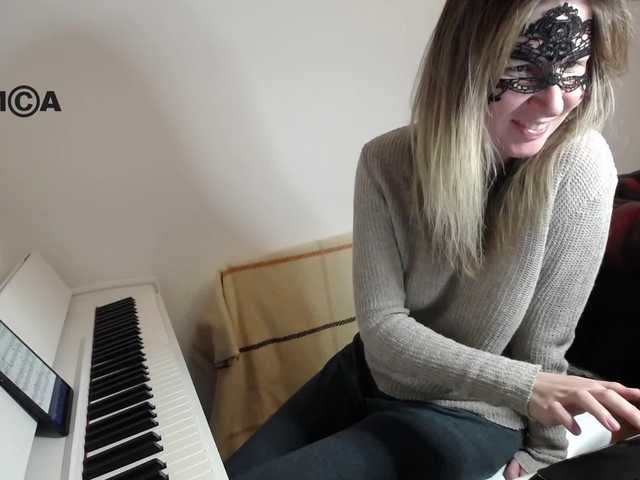 Lähettää kuvakaappauksia PianoGirl