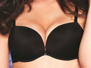 Eroottinen videokeskustelu NAniston