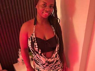 Eroottinen videokeskustelu Naomii-Cooper