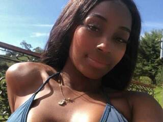 Eroottinen videokeskustelu NAOMMII-1