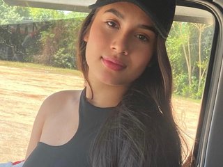 Eroottinen videokeskustelu Natasha-2025