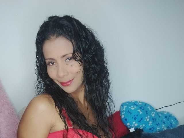Kuva profiilista nenita-horny