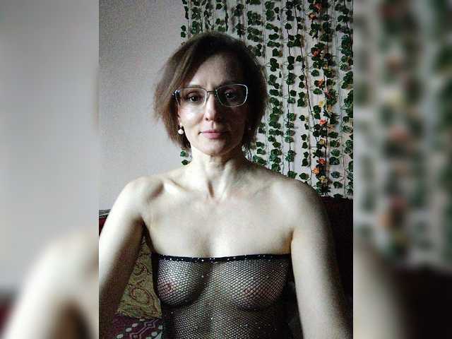 Lähettää kuvakaappauksia SweetMilfa