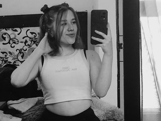 Eroottinen videokeskustelu NicollePetit