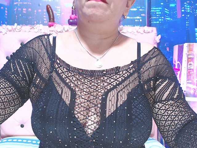 Lähettää kuvakaappauksia NicolTamara