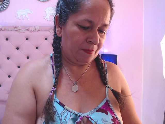 Lähettää kuvakaappauksia NicolTamara