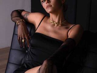 Eroottinen videokeskustelu NikaChase