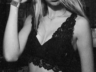 Eroottinen videokeskustelu NikaMaserati