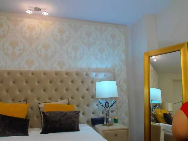 Lähettää kuvakaappauksia NinaCrystal