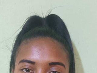 Eroottinen videokeskustelu Nisaina