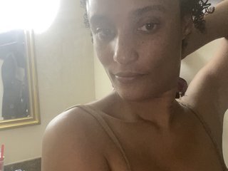 Eroottinen videokeskustelu Noliana