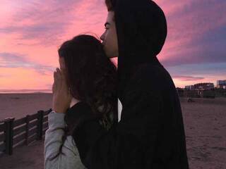 Eroottinen videokeskustelu nut-and-bolt