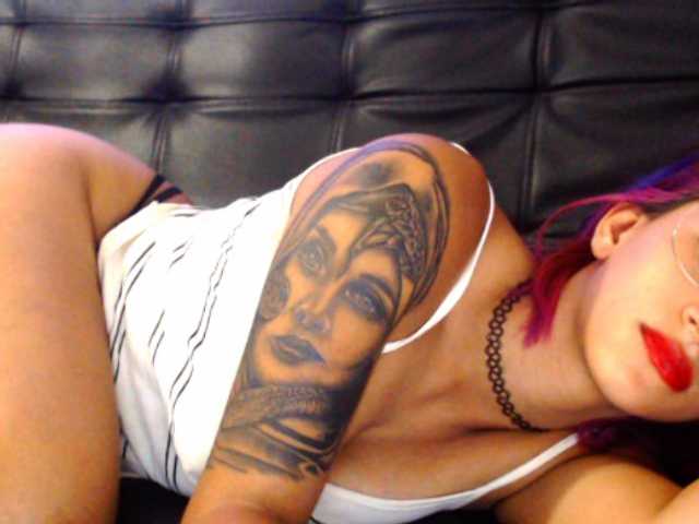 Lähettää kuvakaappauksia PaigeThomson