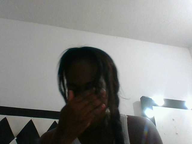 Lähettää kuvakaappauksia pamela8