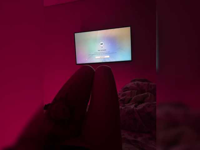 Lähettää kuvakaappauksia TheonlyoneBoyX